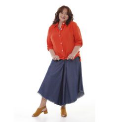Calça Pantacourt Jeans Azul com Barra Desfiada